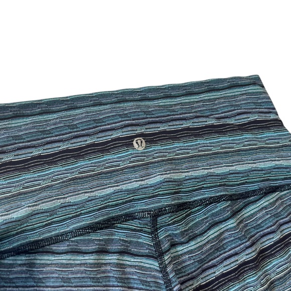 Lululemon Wunder Under Crop (Hi-Rise)
Space Dye Twist Sapphire Blue Multi sz 8 - Picture 6 of 8